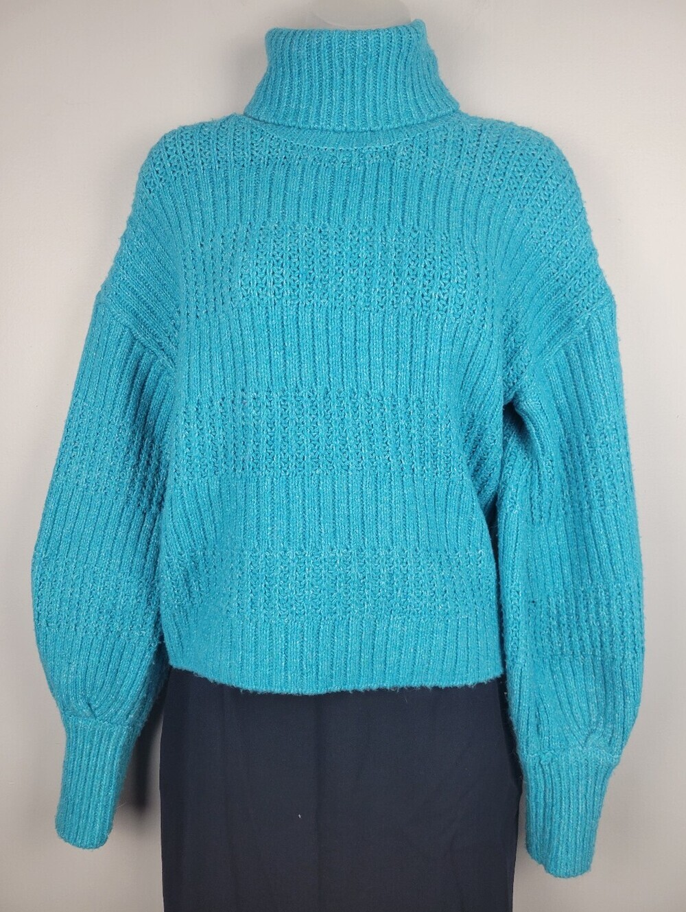 NWT Hippie Rose Size M Thick Ribbed Knit Turtleneck Sweater